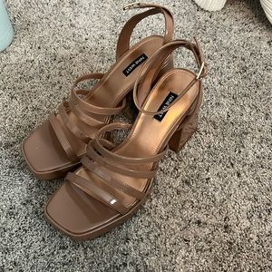 Nine West Chunky sandals